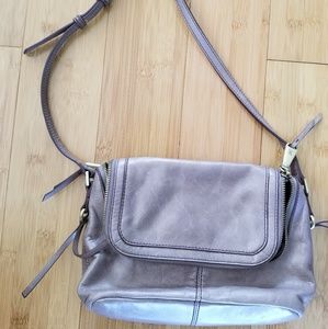 HOBO Alibi taupe crossbody